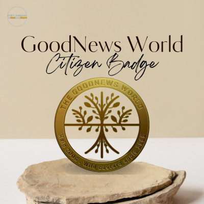GoodNewsWorld Gold Lapel pin